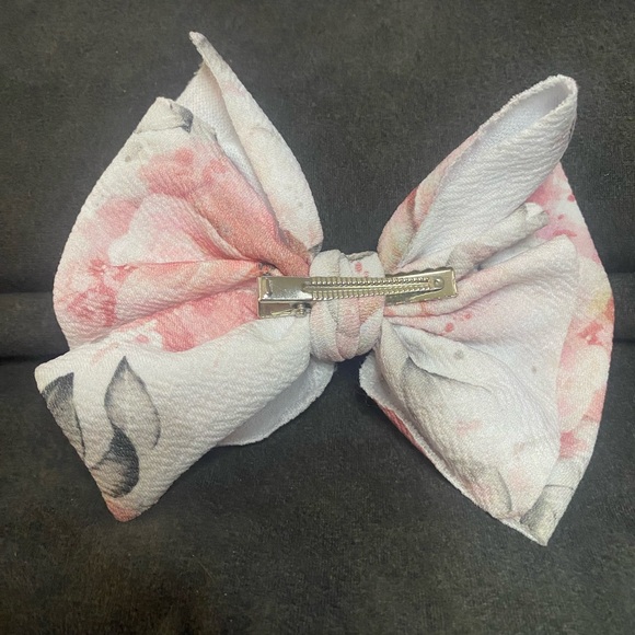 Little lopers big bow - Picture 3 of 3